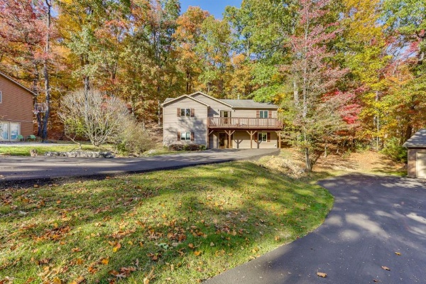 Home Less Than 2 Mi to Mtn Greens Golf, Massanutten Ski! image 14