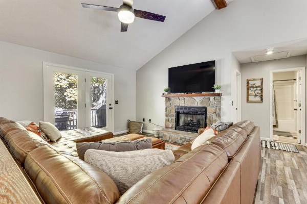 Home Less Than 2 Mi to Mtn Greens Golf, Massanutten Ski! image 16