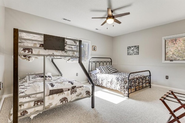 Home Less Than 2 Mi to Mtn Greens Golf, Massanutten Ski! image 8